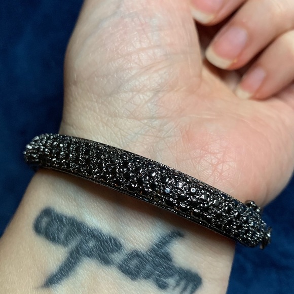 Diamond snake shaped bracelet 🖤 - Picture 6 of 6